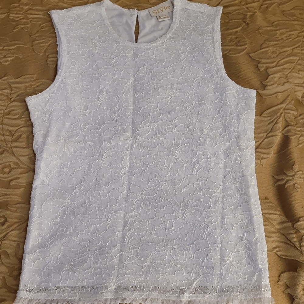 VINTAGE CALIFORNIA STYLE WHITE LACE SLEEVELESS TOP
